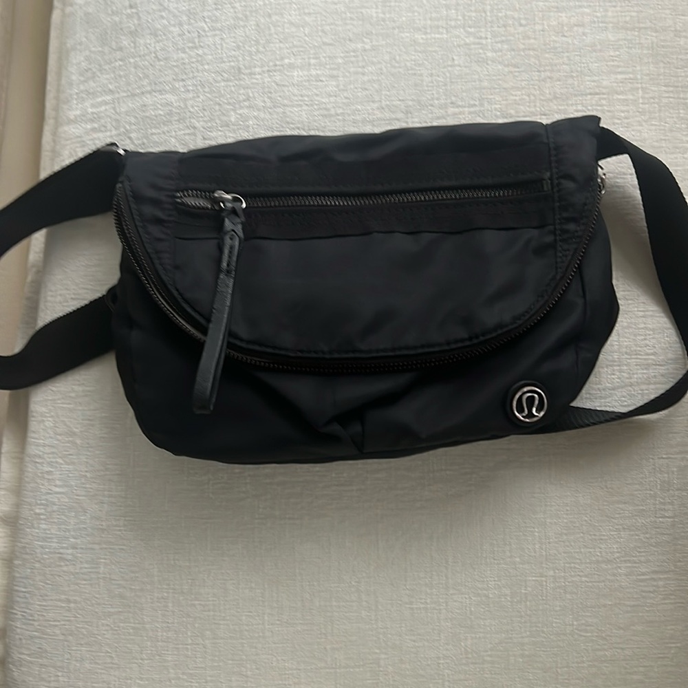 GUC LULULEMON FESTIVAL BAG